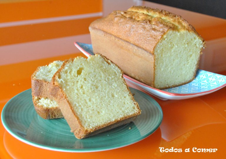 Bizcocho de queso crema esponjoso