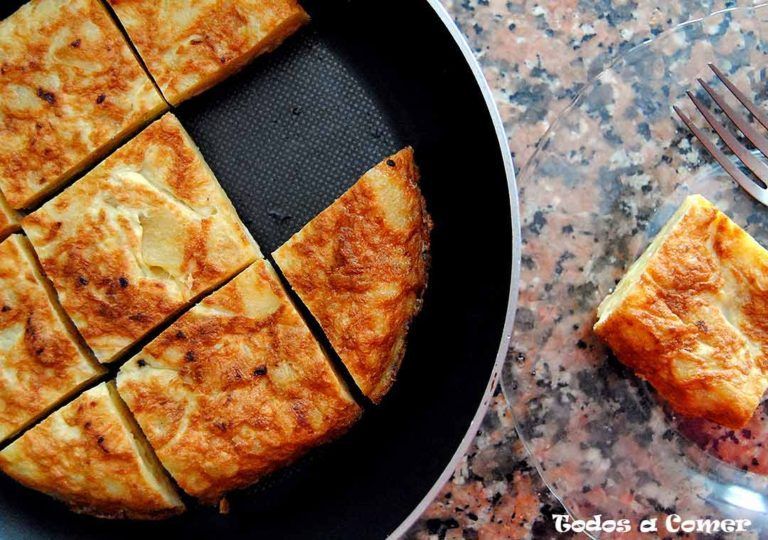 Tortilla de patatas con cebolla
