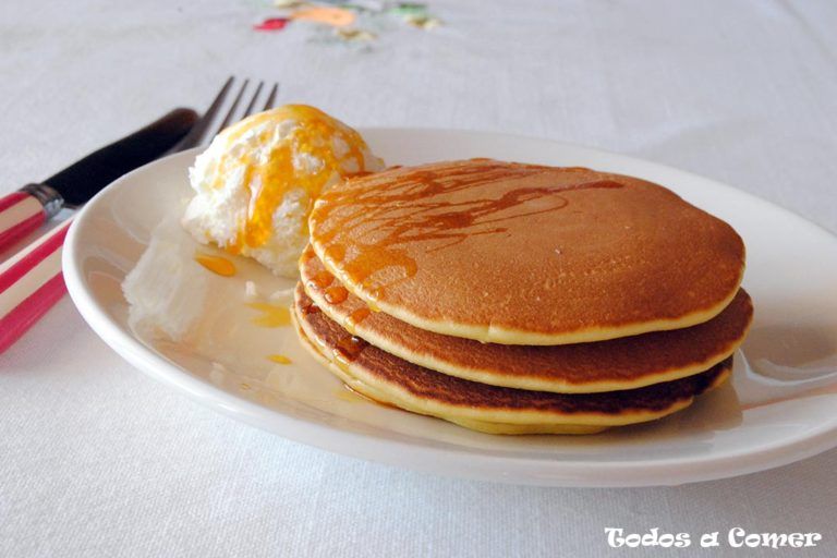 Tortitas con nata y caramelo. Receta fácil