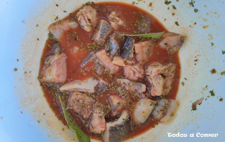 Pescado en adobo- Tacos de pescado macerando