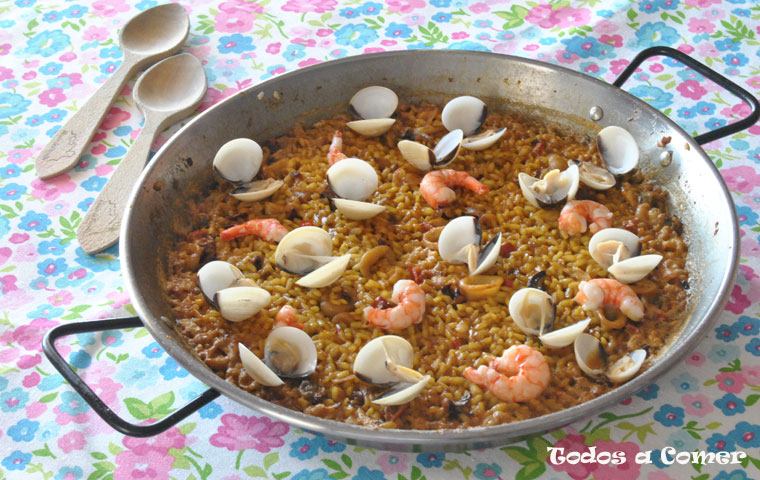Arroz con almejas y gambas, receta fácil para comidas familiares