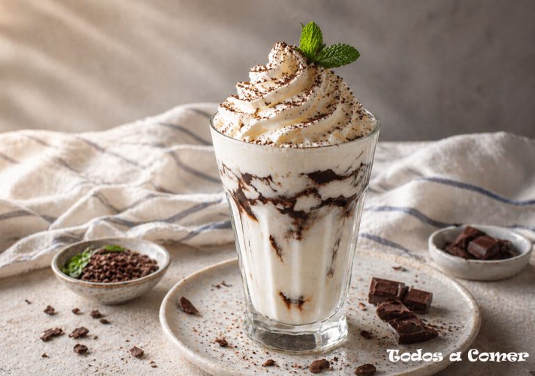 Batido de stracciatella, de chocolate y nata