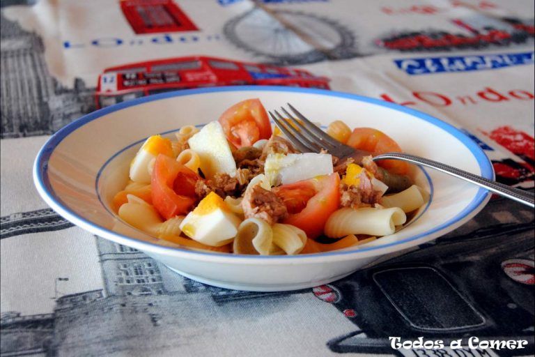Ensalada de pasta con atún