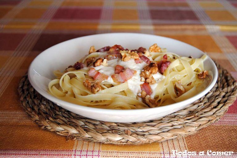 Receta de tallarines al queso con bacon y nueces