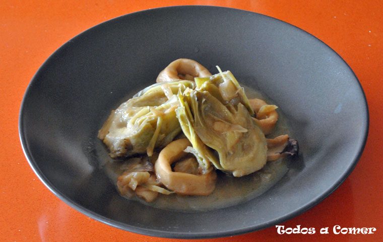 Receta fácil de calamares con alcachofas