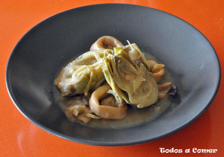 Calamares con alcachofas
