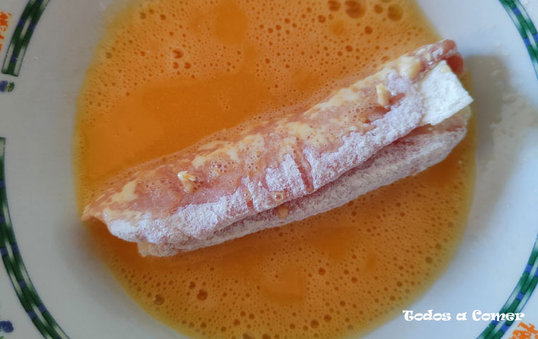 Flamenquines cordobeses caseros- Rebozado paso 2 (huevo)