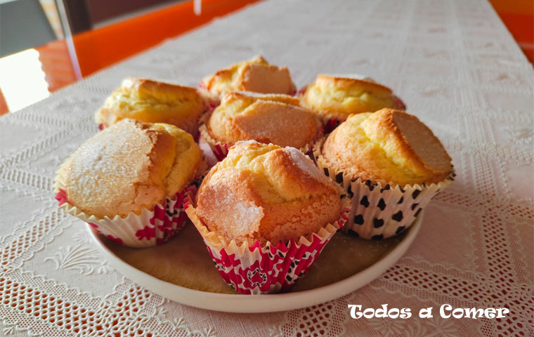 Magdalenas con costra de azúcar