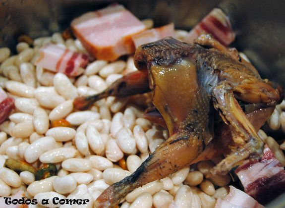 Receta: Judías blancas con níscalos y codorniz