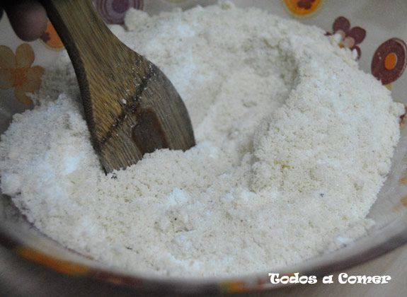 Receta: turrón de yema tostada- Mezclar almendra y azúcar