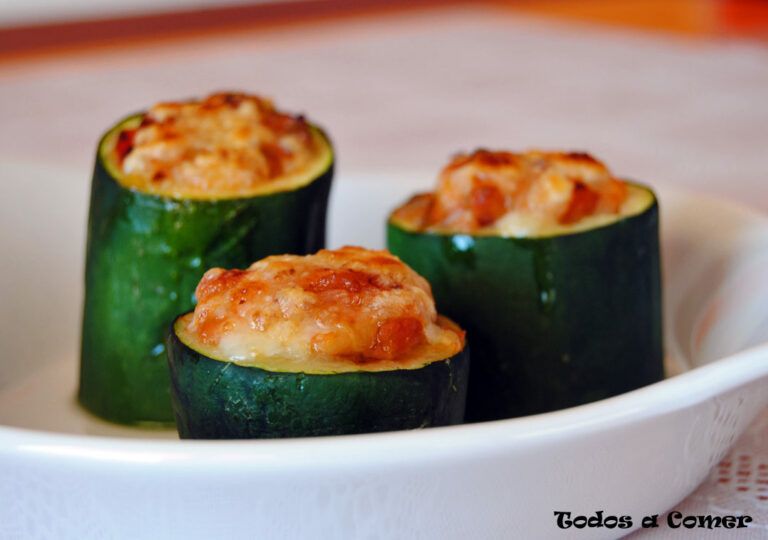 calabacín relleno de pisto y bacalao