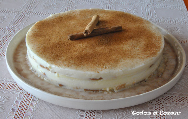 Tarta de canela y queso sin horno. Postre fácil y delicioso