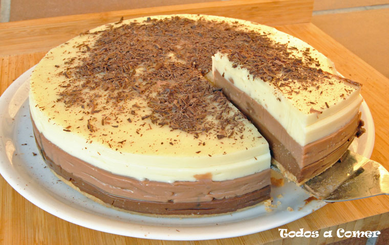 Tarta de tres chocolates con cuajada- Porción