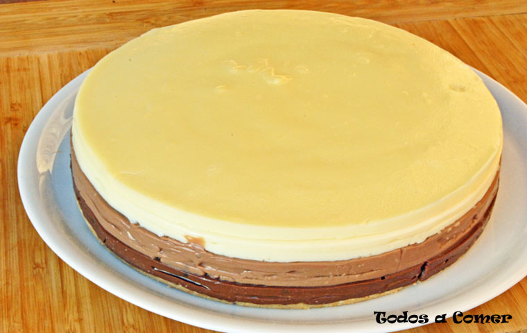 Tarta de tres chocolates con cuajada- Sin decorar