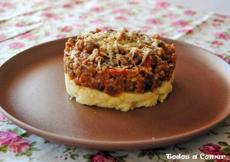 Pastel de carne y puré de patatas