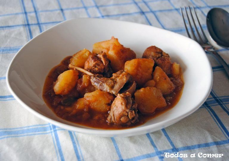 Conejo guisado con patatas
