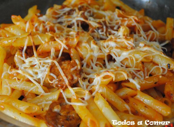 Macarrones con chorizo y tomate- Presentación final