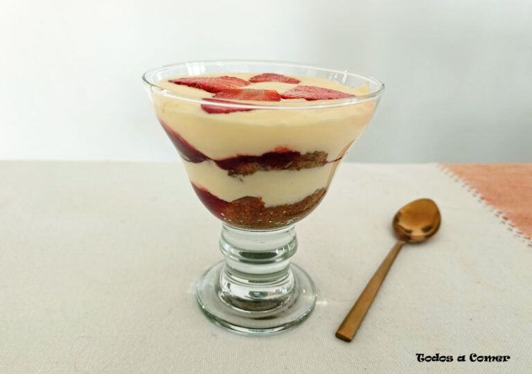 Tiramisú de fresa