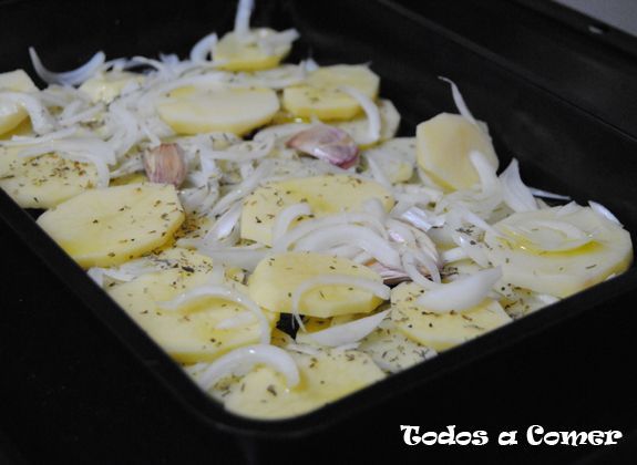 Receta - Lubina al horno con patatas - Patatas y cebolla Receta - Lubina al horno con patatas - Patatas y cebolla