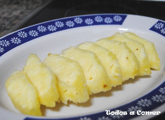 Receta de piña con miel y lima. Paso 1