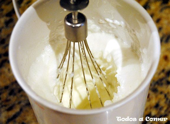 Receta. Tarta de leche merengada - Montando las claras