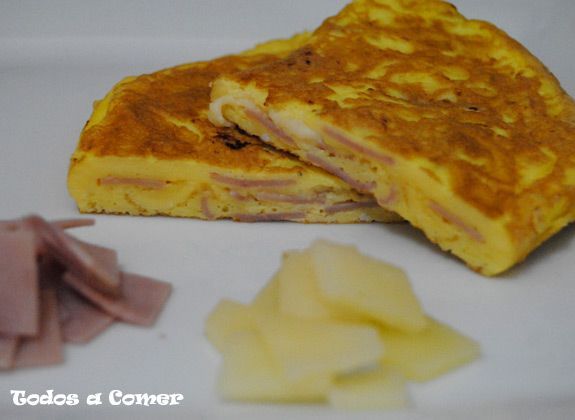 Receta: Tortilla francesa de jamón y queso. ¡Lista para comer!