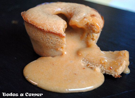 Receta: Coulant de turrón. Emplatado