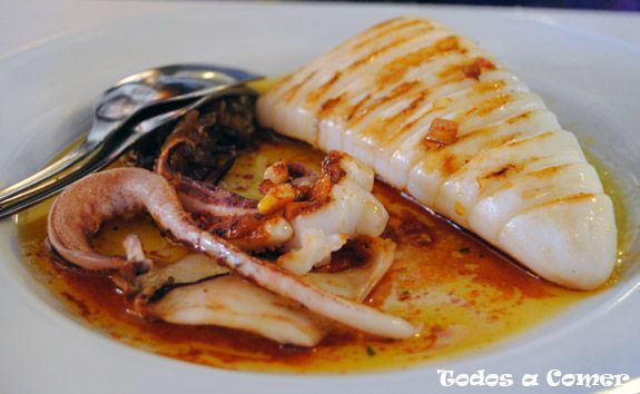Restaurante Bergamonte: calamar fresco al Romesco