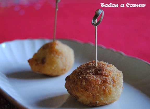 Pollo a la Villeroy en bolitas