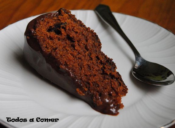 Receta. Tarta de chocolate y zanahoria. Una porción