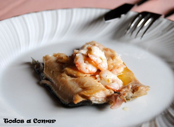Trucha a la plancha con gambas