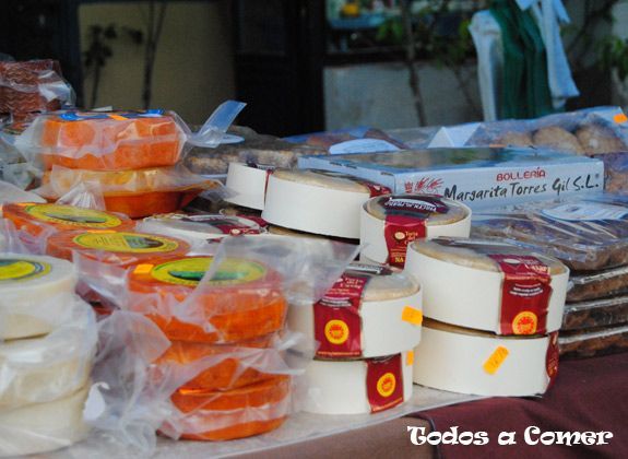 El valle del Jerte. Mercadillo en Navaconcejo