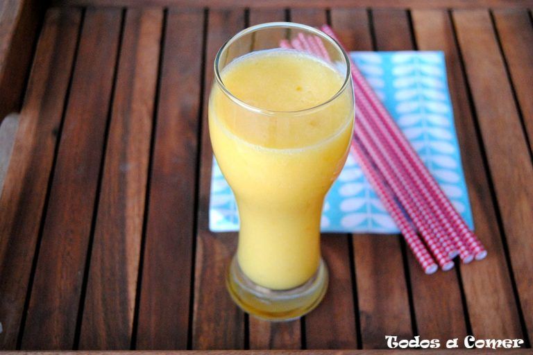 Receta de batido de mango, piña y coco