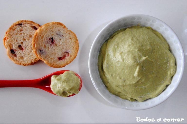 Crema de aguacate y queso