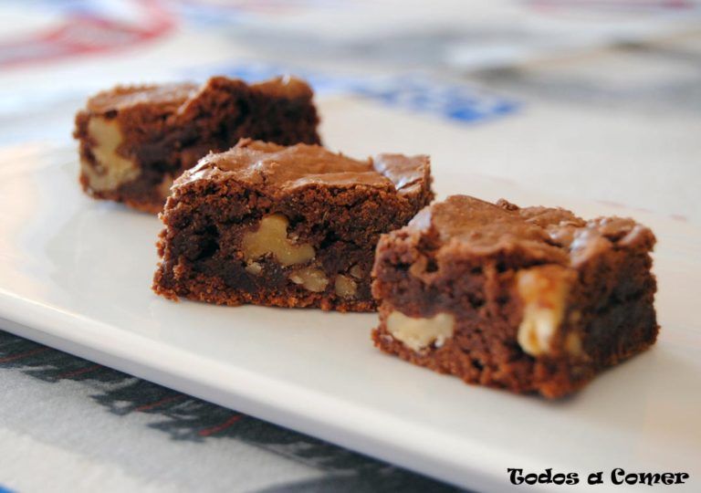 Brownie de chocolate con nueces - Receta fácil