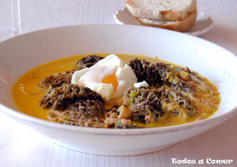 Colmenillas con foie y huevo