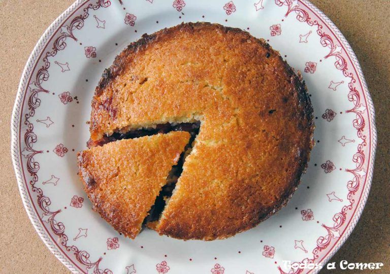 Bizcocho de cerezas o cobbler