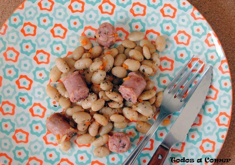 Butifarra con judías blancas. Receta fácil