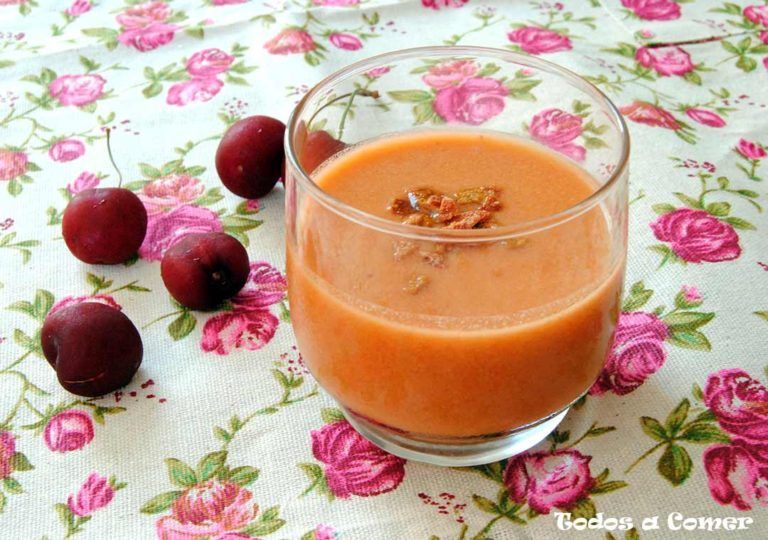 Gazpacho de cerezas. Receta fácil de verano