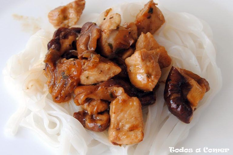 Pollo con salsa de soja al estilo chino