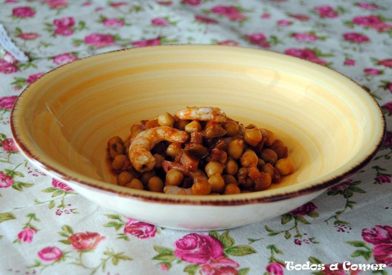 Garbanzos con langostinos - Receta