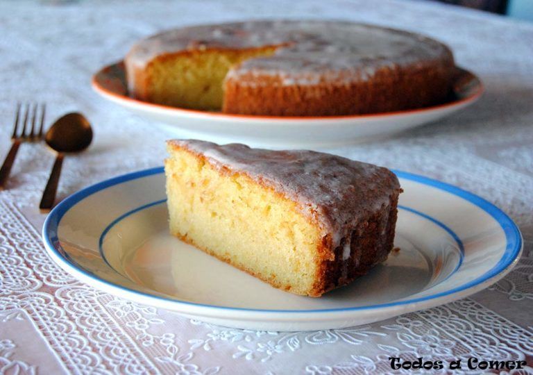 Bizcocho de naranja y mantequilla jugoso y sencillo