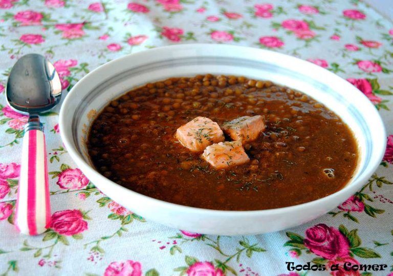 Guiso de lentejas con salmón - Receta fácil