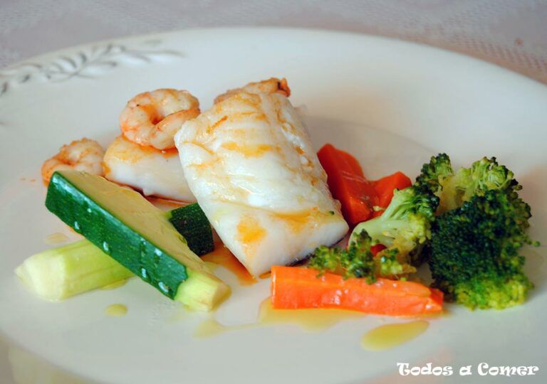 Bacalao al vapor con gambas y verduritas. Receta