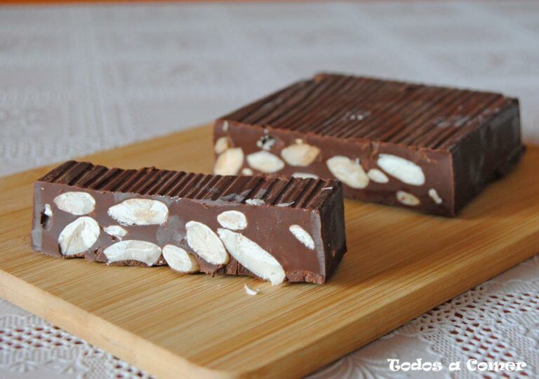 Receta de turrón de chocolate y almendras