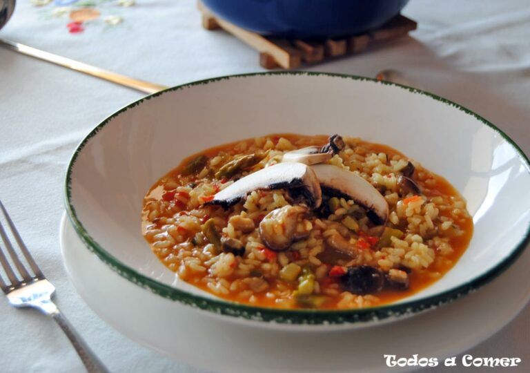 Arroz caldoso de verduras y setas para el invierno
