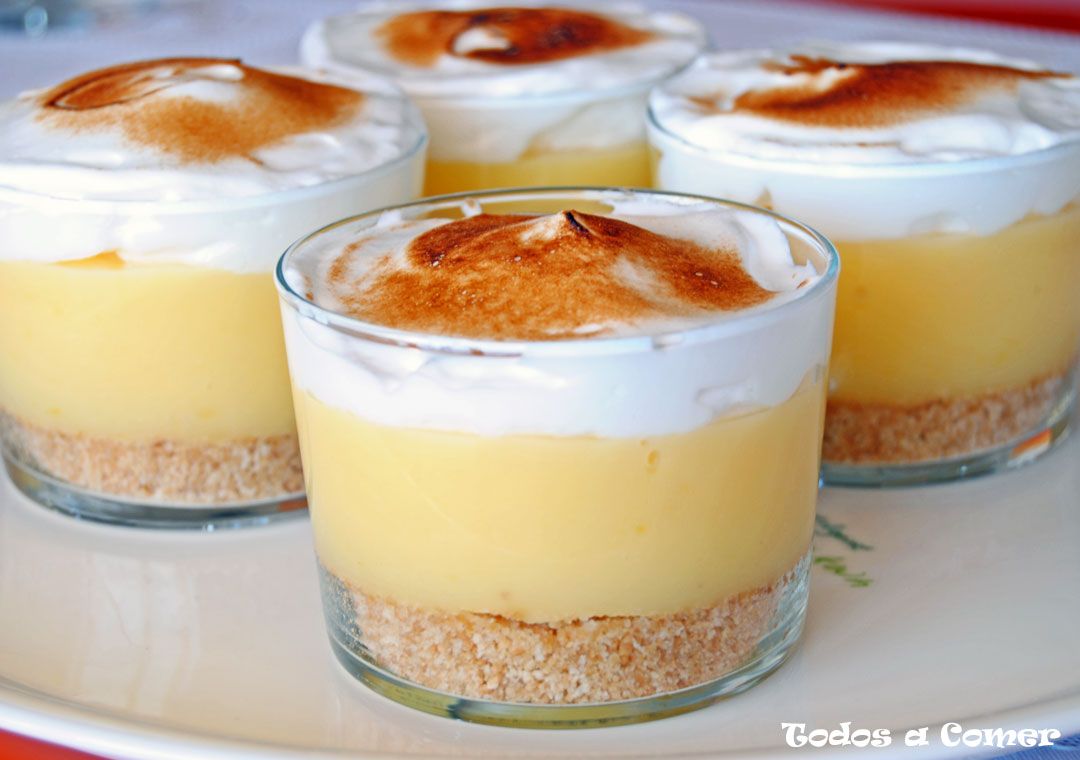 Tarta de limón y merengue en vasitos