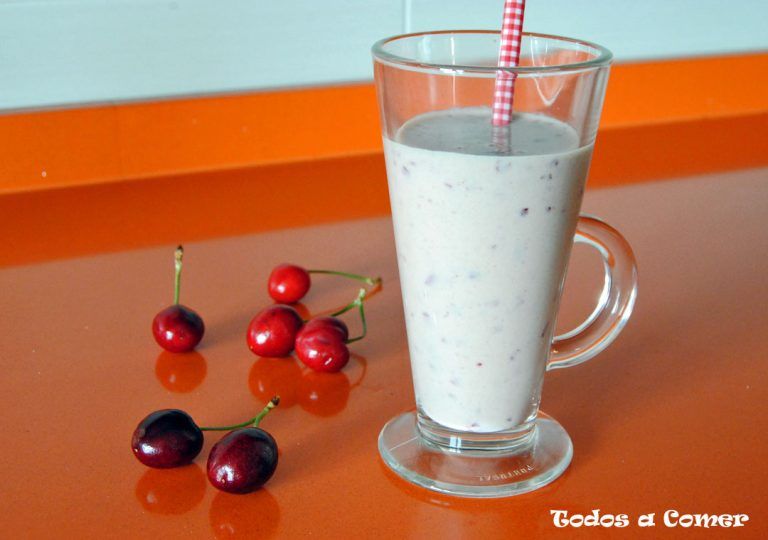 Smoothie de cerezas y plátano