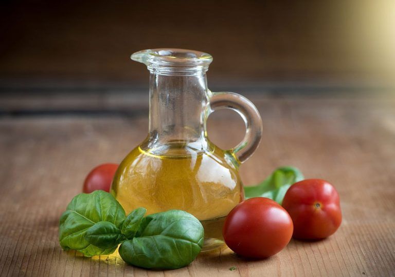 Aderezos y aliños para ensaladas con aceite de oliva