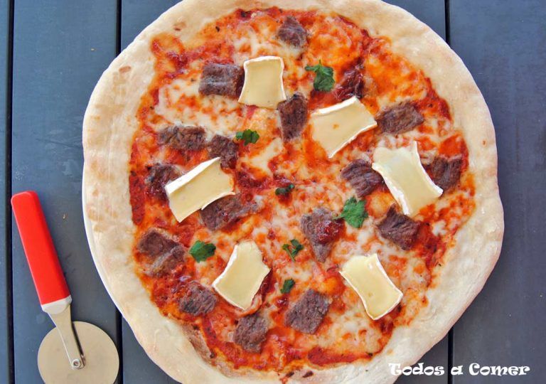 Pizza de rosbif y queso brie
